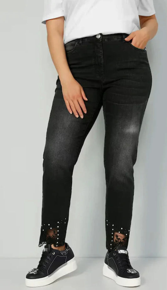 Jeans, slim fit, hem with lace and decorative rivets, 5-pocket