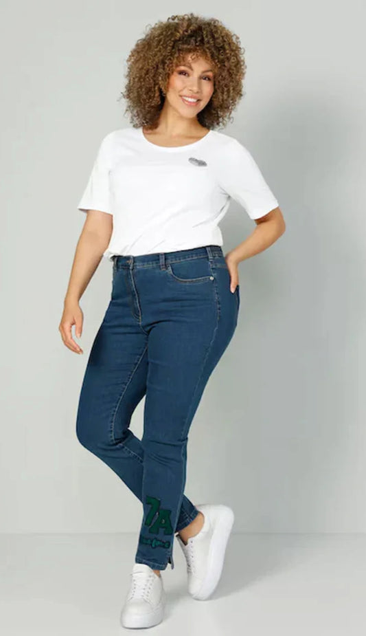 Jeans, slim fit, hem patch, 5-pocket