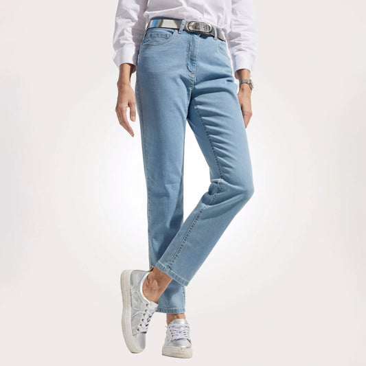 Mona Comfort Fit 5-Pocket Jeans: Effortless Elegance for Every Occasion