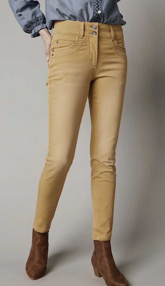 Trendy Women's 7/8th Stretch Denim Jeans with Laser Washing