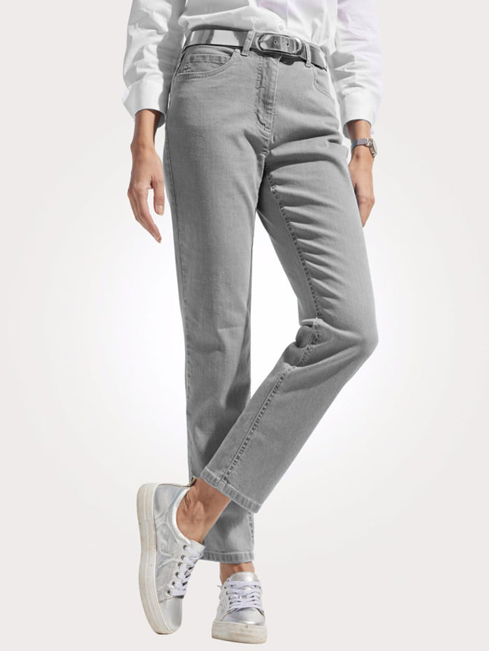 Mona Comfort Fit 5-Pocket Jeans: Effortless Elegance for Every Occasion