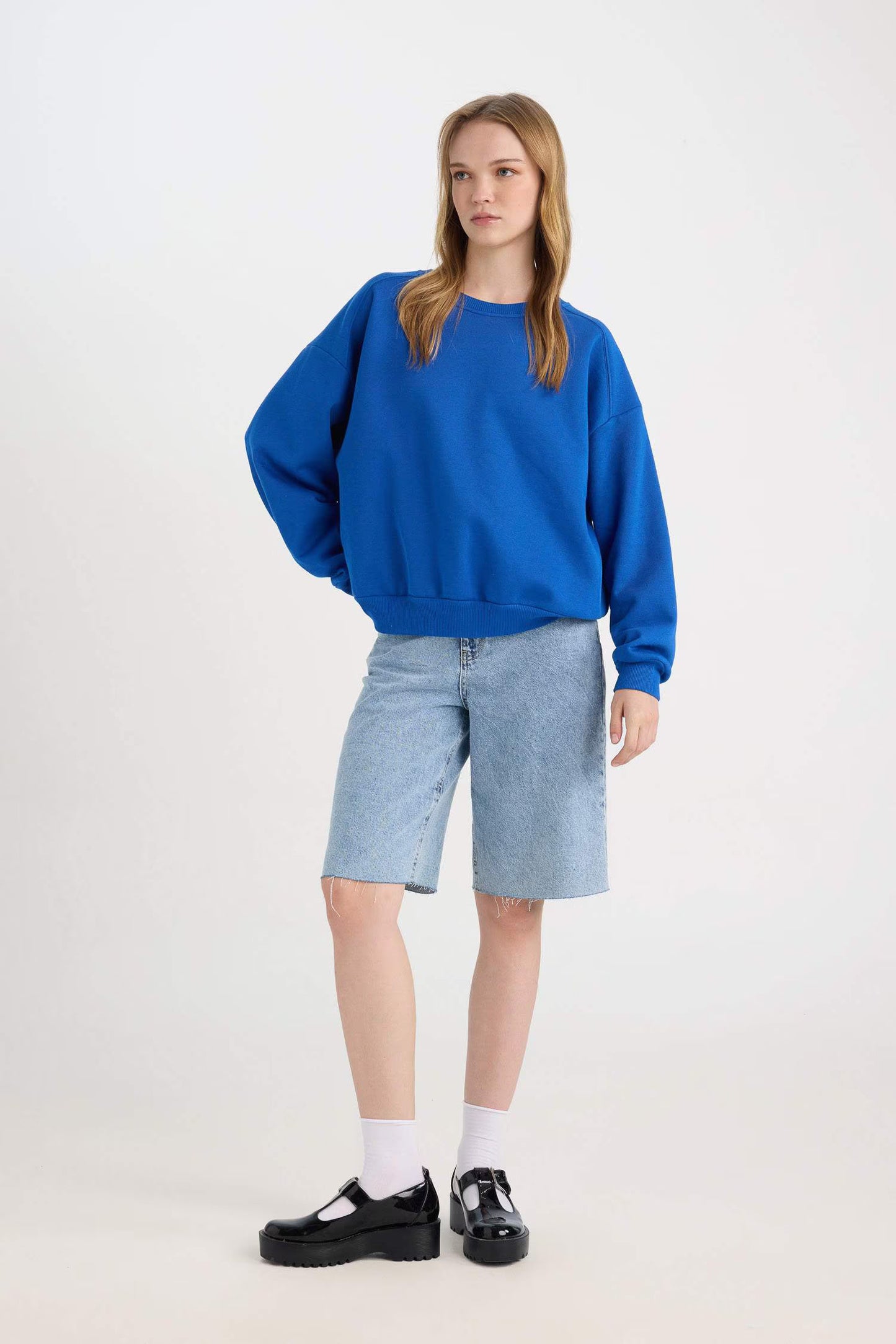 Women's Oversized Plain Sweatshirt – Comfortable and Stylish Pullover