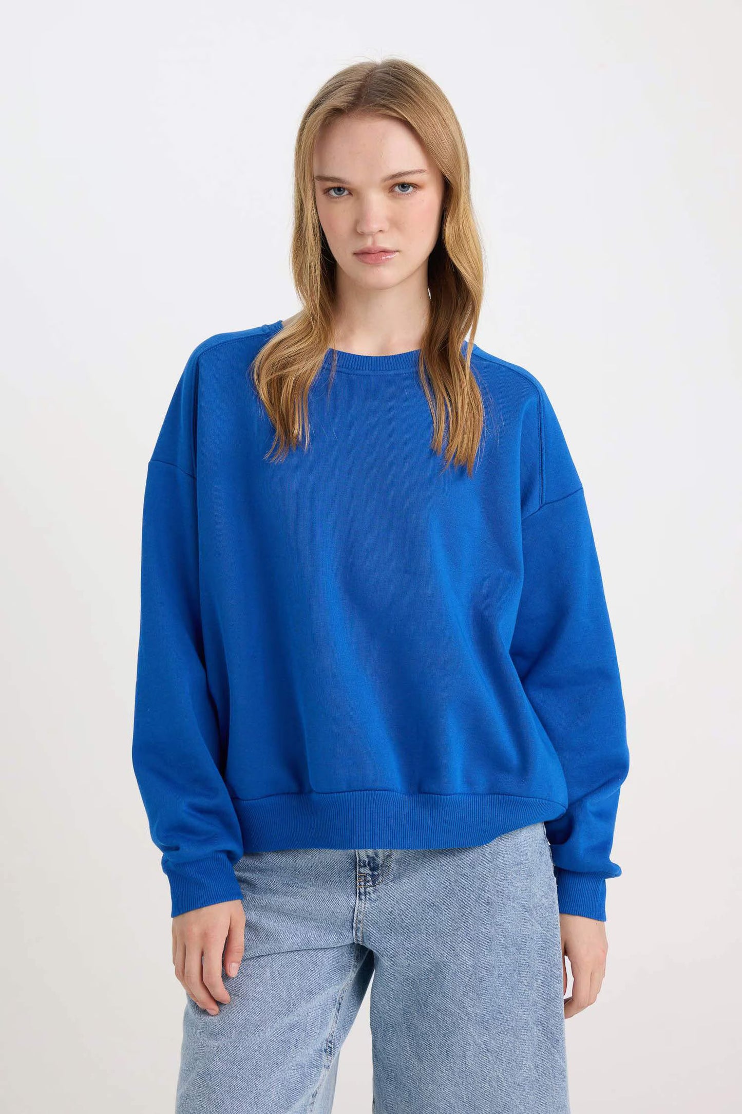 Women's Oversized Plain Sweatshirt – Comfortable and Stylish Pullover