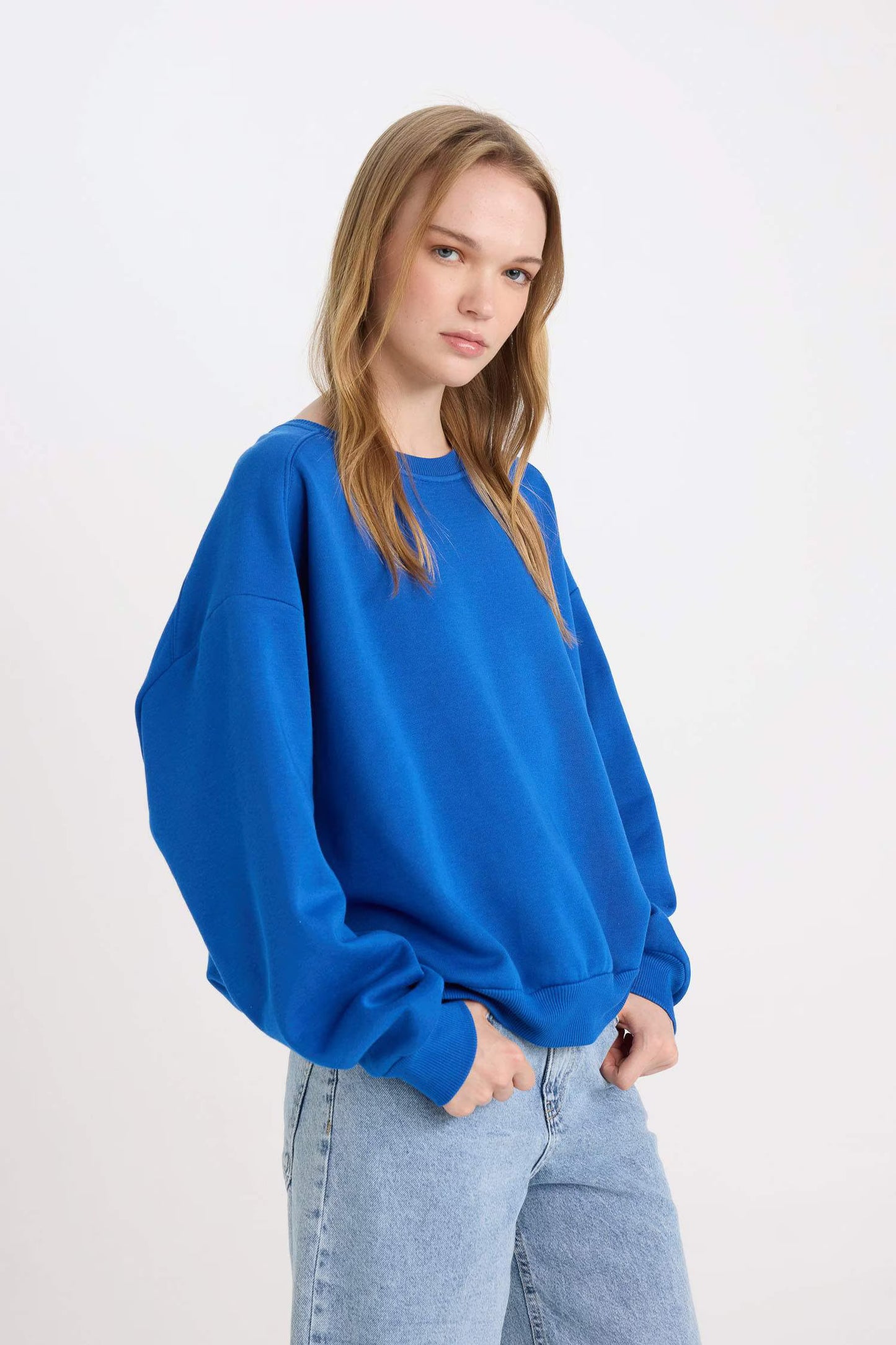 Women's Oversized Plain Sweatshirt – Comfortable and Stylish Pullover