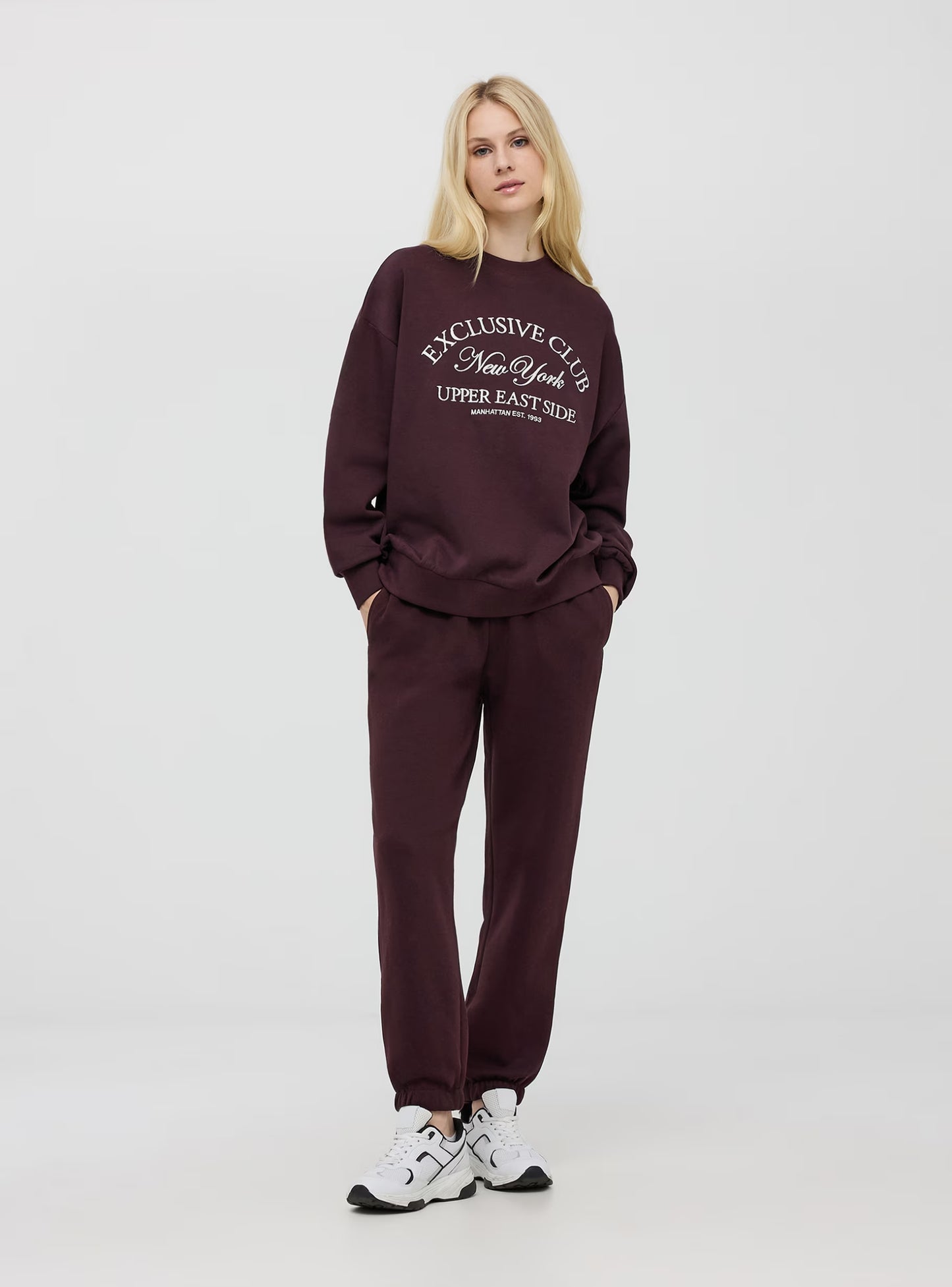 Women's College-Style Embroidered Sweatshirt - Maroon