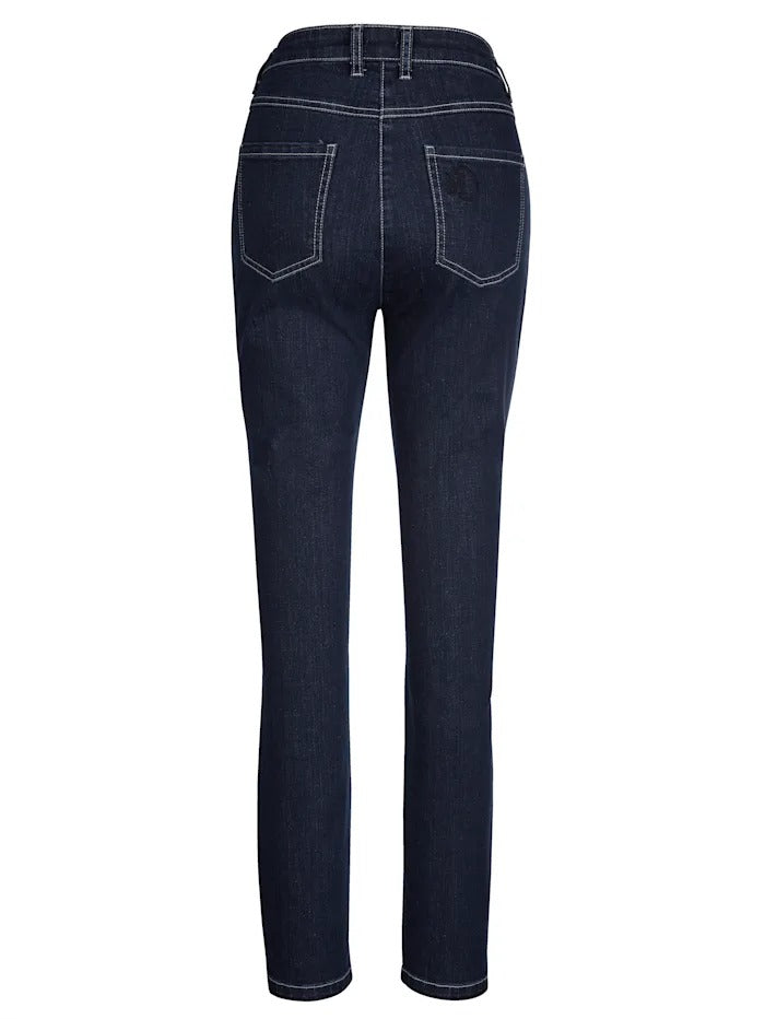 Mona Fit Straight 5-Pocket Jeans