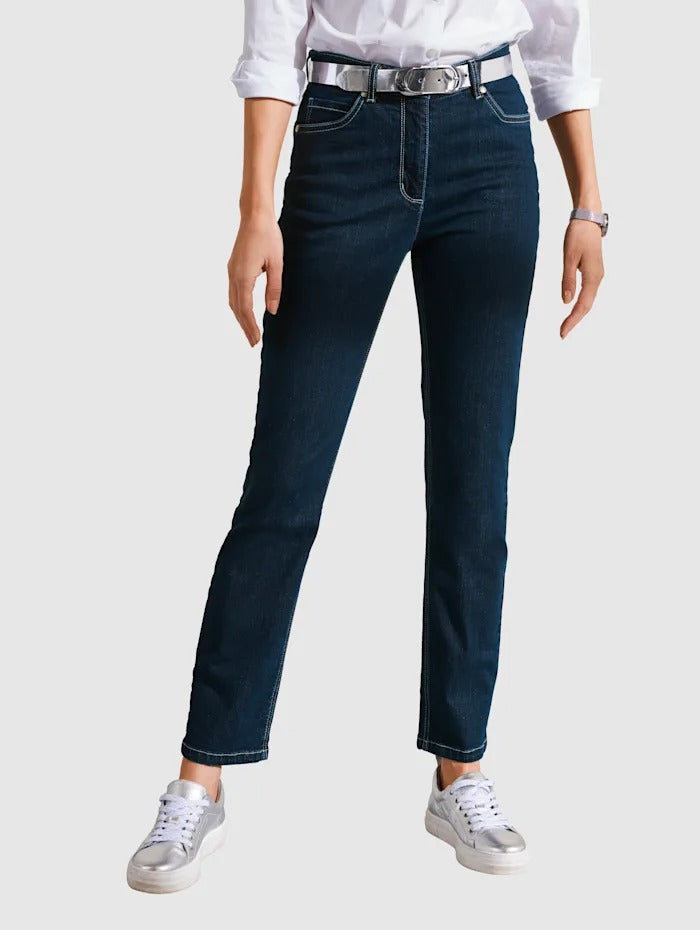 Mona Fit Straight 5-Pocket Jeans