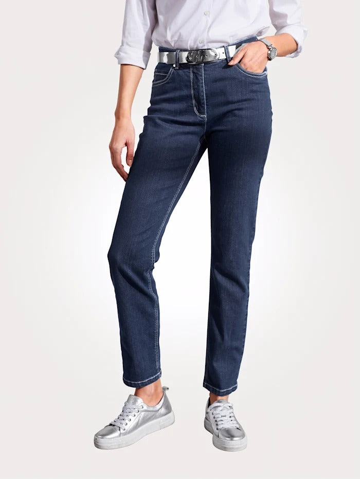 Mona Fit Straight 5-Pocket Jeans