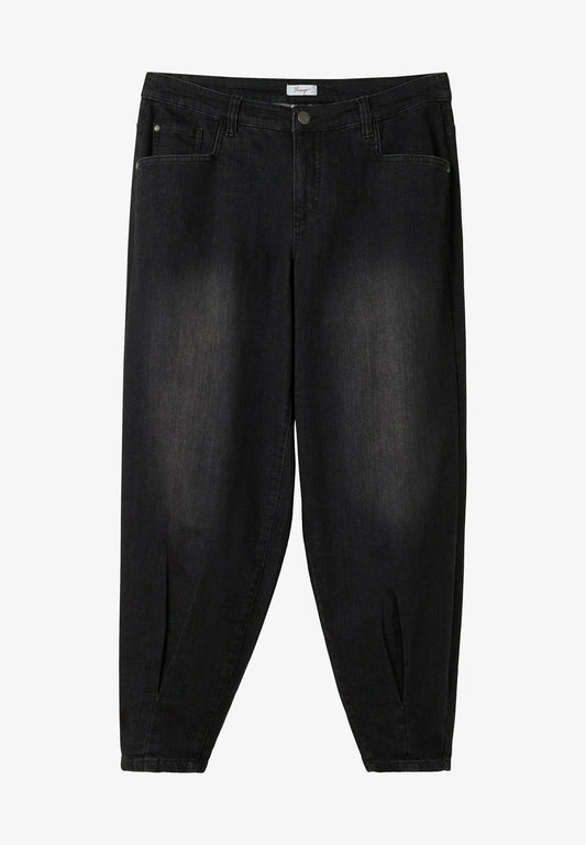 High Rise Relaxed Fit Jeans - Black