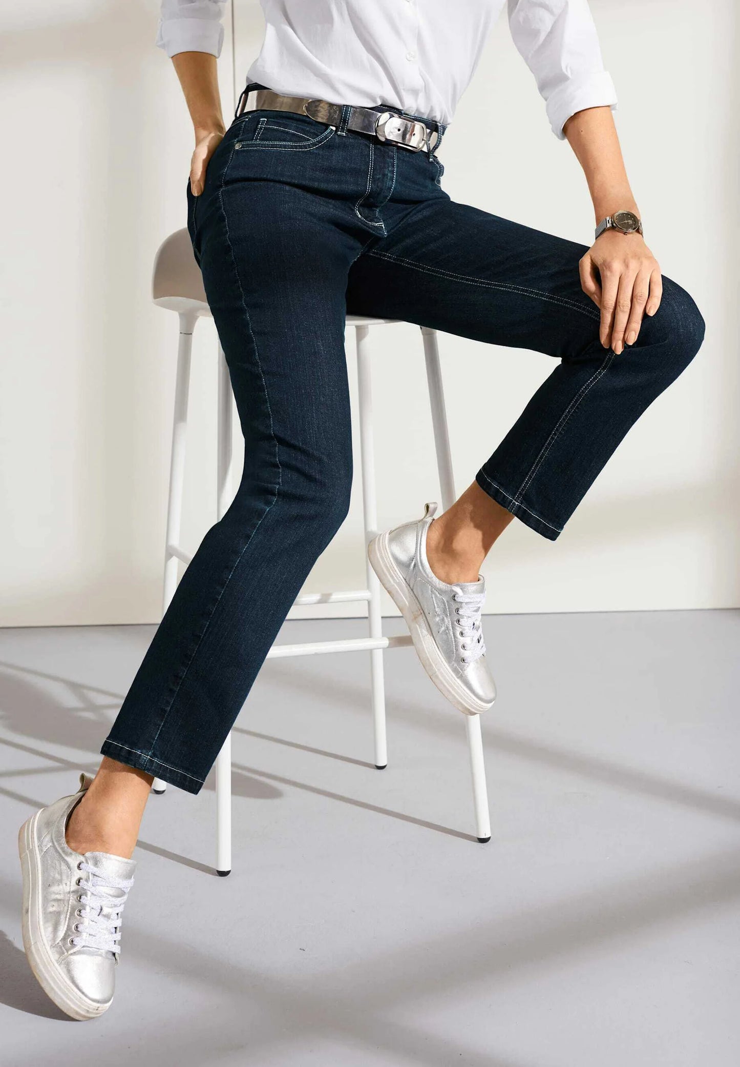 SLIM FIT | SUPER STRETCHABLE | COMFORTABLE JEANS FOR WOMEN